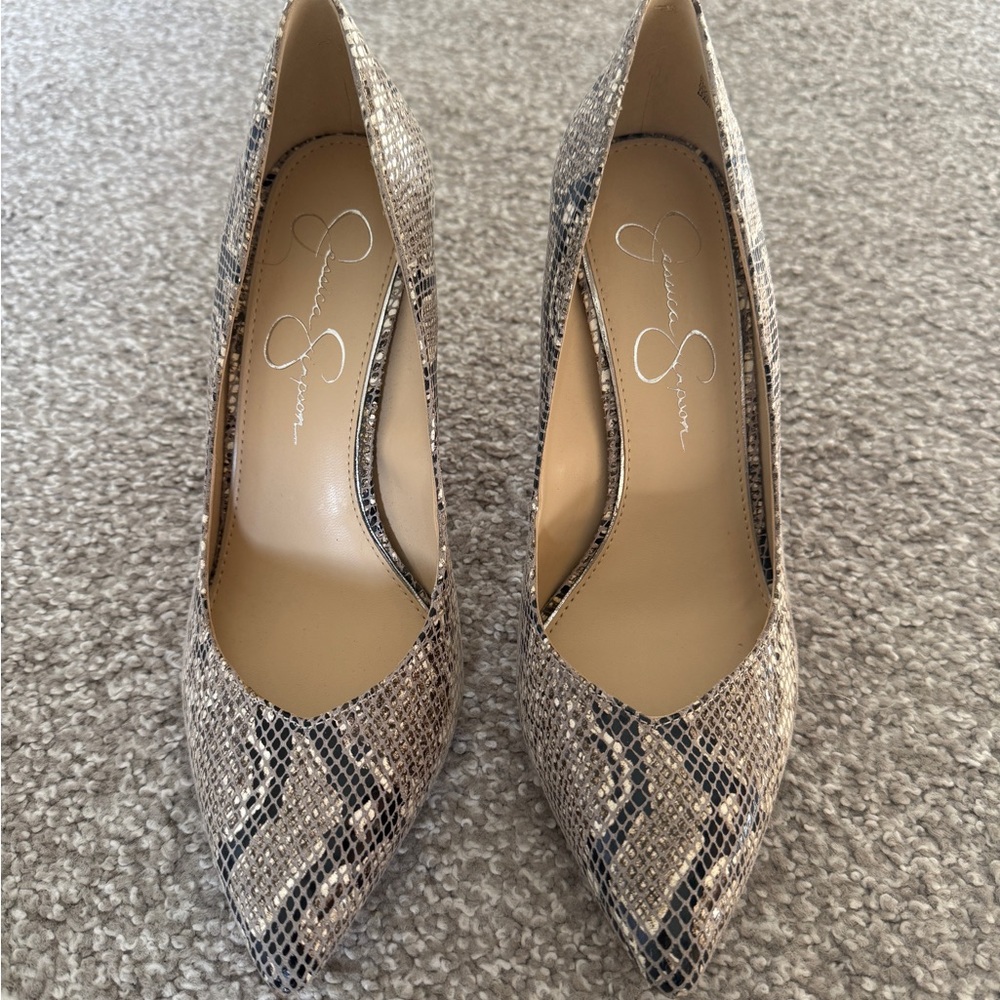 Jessica Simpson Haneh Snakeskin Print 4” Heels Pointed Toe -Very good condition!